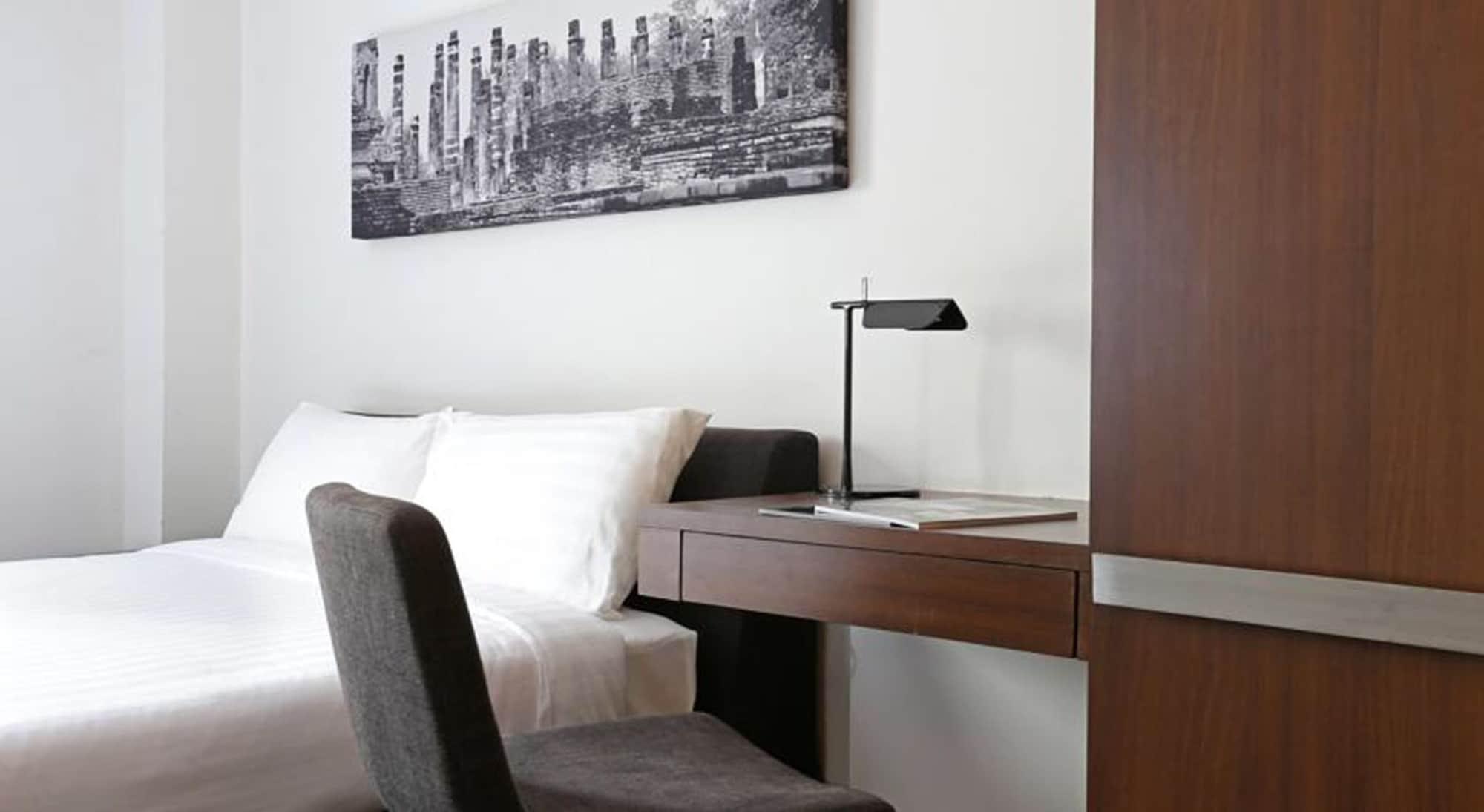 S33 Compact Sukhumvit Hotel Bangkok Esterno foto