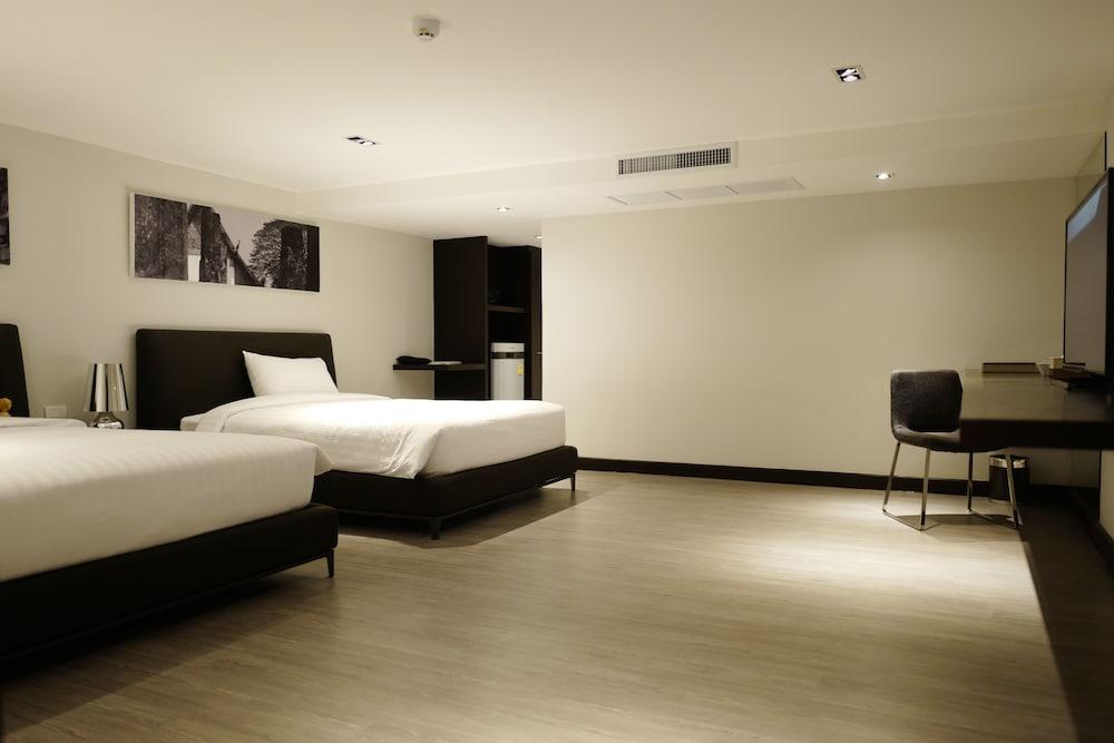 S33 Compact Sukhumvit Hotel Bangkok Esterno foto