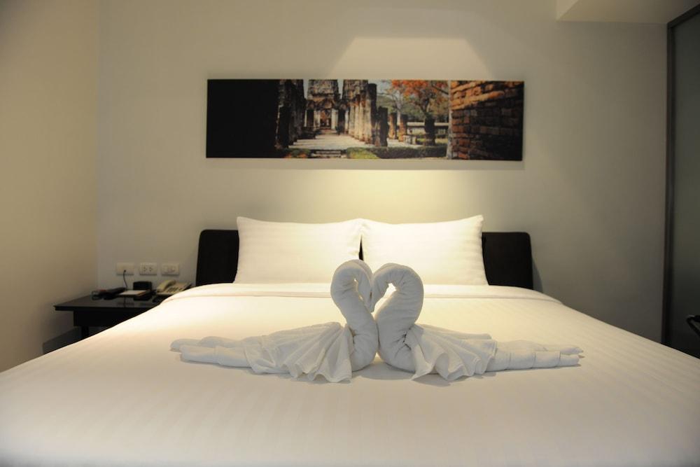 S33 Compact Sukhumvit Hotel Bangkok Esterno foto