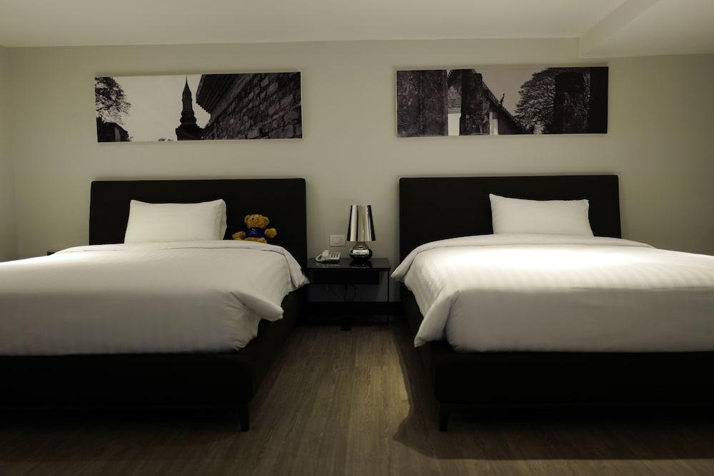 S33 Compact Sukhumvit Hotel Bangkok Esterno foto