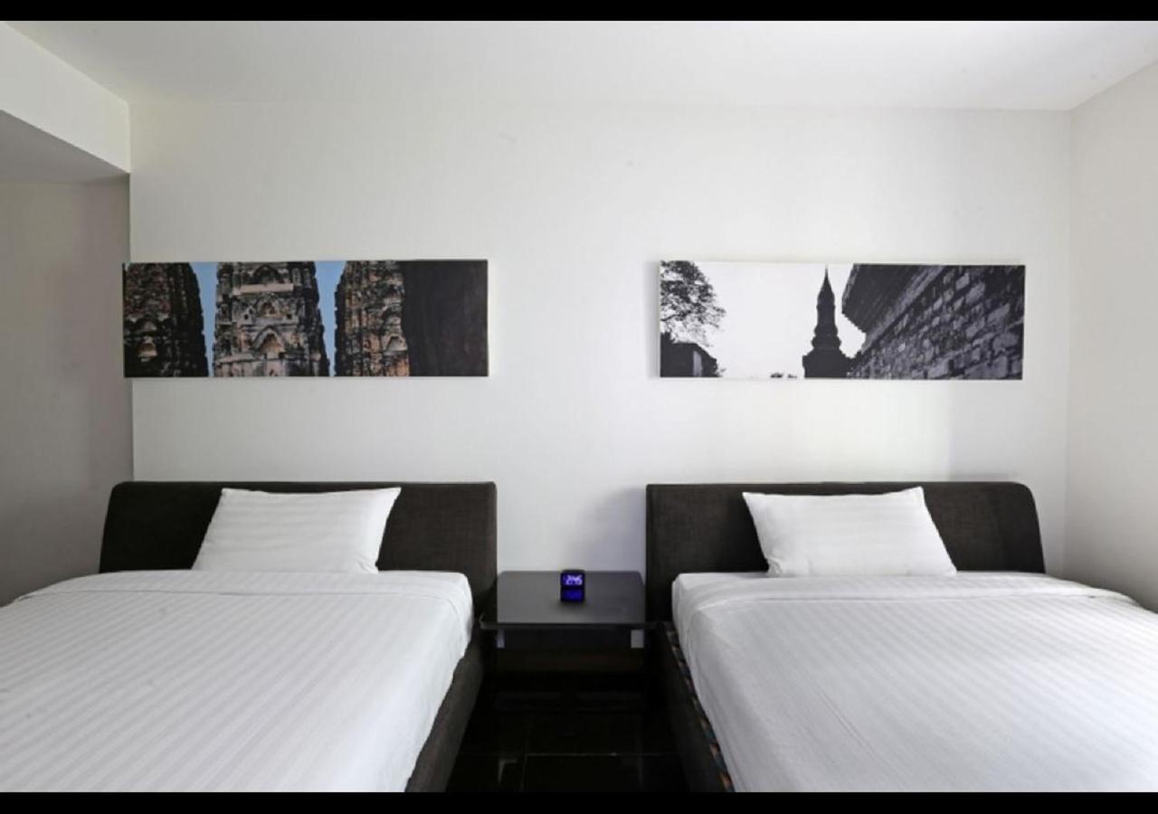 S33 Compact Sukhumvit Hotel Bangkok Esterno foto